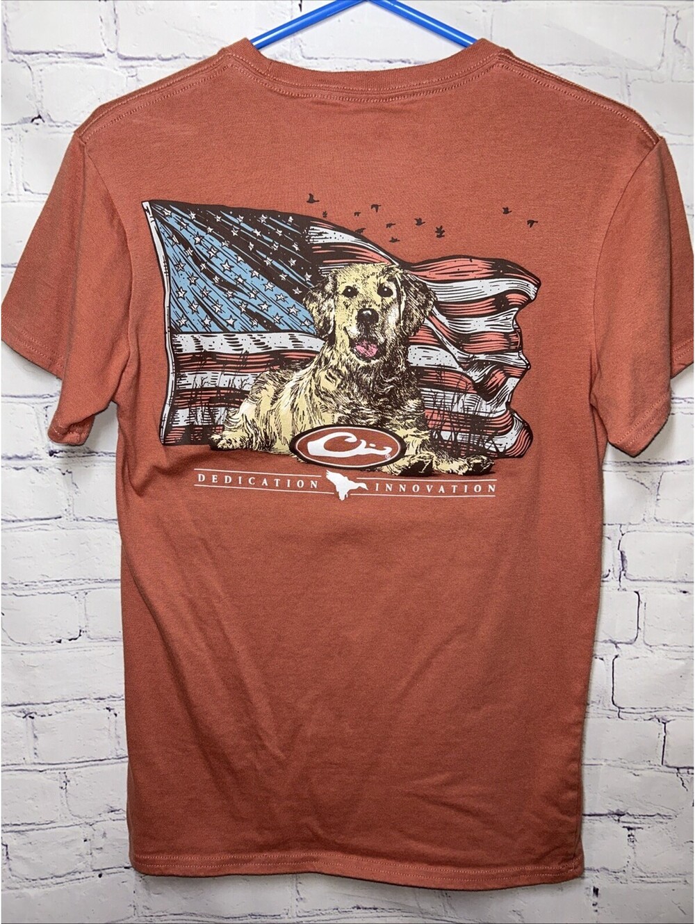 Drake Waterfowl Men's Hunting Dog USA Flag Pocket T-Shirt Rust Small